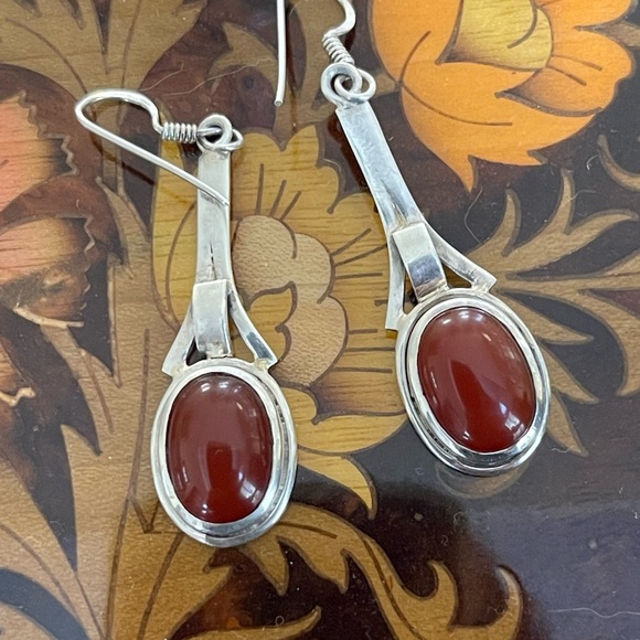 Solid sterling silver and natural carnelian drop earrings - Picture 3 of 7